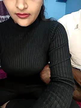 Snapshot of CoupleShow_432 chatting on December 18, 2025, 4:35 pm CoupleShow 432 online show from December 18, 2025, 4:35 pm