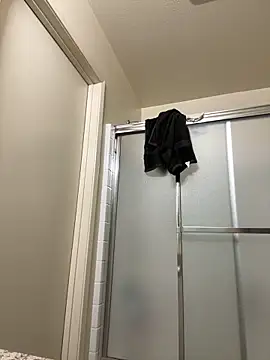 maddfreak0 online show from December 17, 2025, 2:50 am