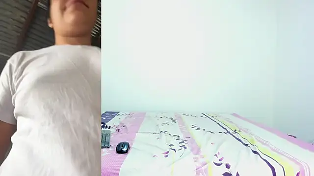 AshleyDeLuca  online show from December 19, 2025, 2:35 pm