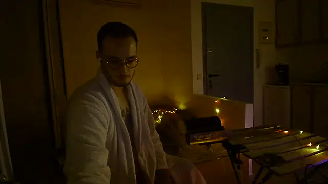 VenyxTrend online show from November 12, 2025, 5:13 pm