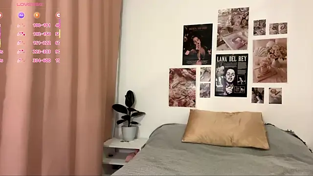 Kira Sanders online show from November 21, 2025, 4:49 pm