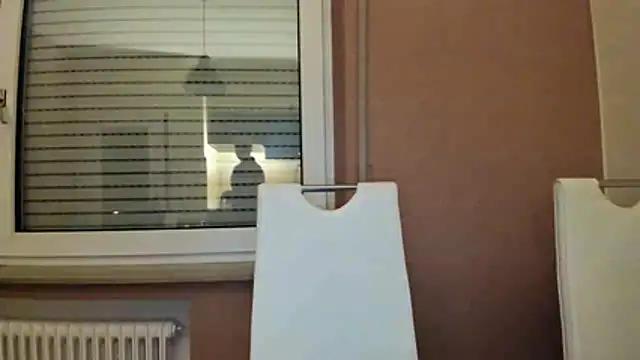 Snapshot of Blueskynicci chatting on December 23, 2025, 5:05 am Blueskynicci online show from December 23, 2025, 5:05 am