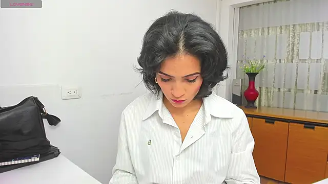 chloehanna online show from November 11, 2025, 5:57 pm