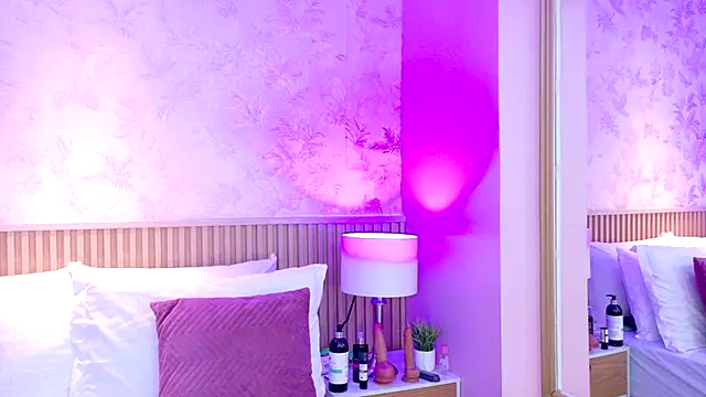 AdelineJhones online show from December 5, 2025, 2:47 pm