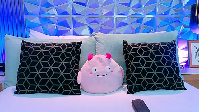 AdelineJhones online show from March 22, 2026, 2:09 pm