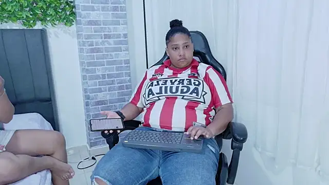 Snapshot of Yuliana_sofi chatting on October 23, 2025, 7:34 pm Yuliana sofi online show from October 23, 2025, 7:34 pm