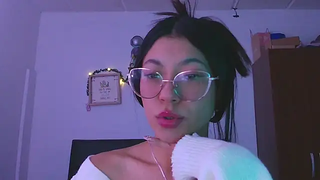 Snapshot of LissyM chatting on November 28, 2025, 9:28 pm LissyM online show from November 28, 2025, 9:28 pm