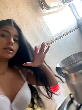 miadaviesx online show from November 11, 2025, 12:49 pm