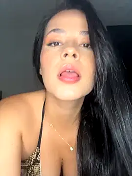 LhanaRiviera online show from November 4, 2025, 10:42 pm