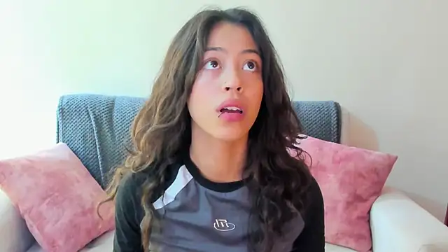 emily jonessxx online show from November 21, 2025, 5:55 pm