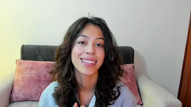 emily jonessxx online show from November 27, 2025, 6:10 pm