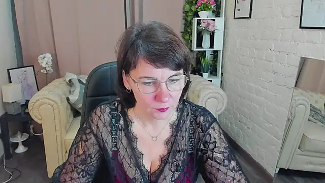 Snapshot of Demi_Mature chatting on November 2, 2025, 5:43 am Demi Mature online show from November 2, 2025, 5:43 am