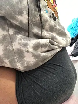 Snapshot of MAVI_EC chatting on November 6, 2025, 10:32 pm MAVI EC online show from November 6, 2025, 10:32 pm