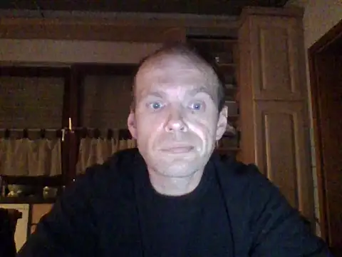 Snapshot of tommy3300 chatting on October 30, 2025, 3:41 am tommy3300 online show from October 30, 2025, 3:41 am