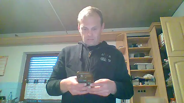 Snapshot of tommy3300 chatting on October 31, 2025, 6:58 am tommy3300 online show from October 31, 2025, 6:58 am