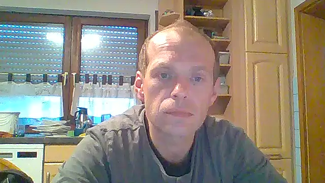 Snapshot of tommy3300 chatting on November 4, 2025, 6:45 am tommy3300 online show from November 4, 2025, 6:45 am