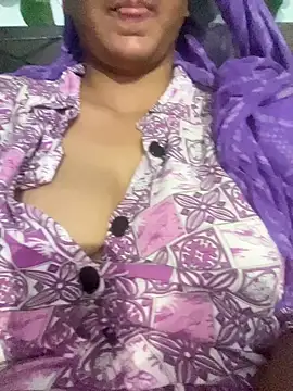 Cute Marina online show from May 3, 2026, 3:07 pm