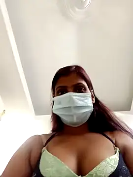 Snapshot of royalgirl321 chatting on November 5, 2025, 2:39 pm royalgirl321 online show from November 5, 2025, 2:39 pm