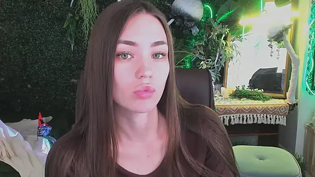 Snapshot of lollyrais chatting on December 2, 2025, 2:01 pm lollyrais online show from December 2, 2025, 2:01 pm