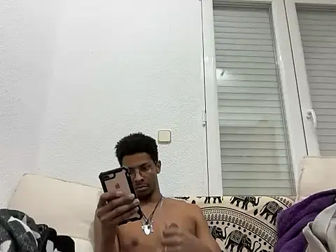 Albert Madrid online show from November 26, 2025, 9:27 pm