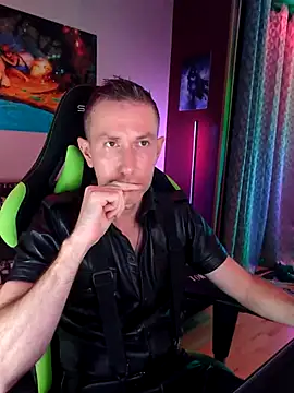 Snapshot of Gamerinleather chatting on October 24, 2025, 5:53 pm Gamerinleather online show from October 24, 2025, 5:53 pm