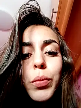 cotoncandyy online show from October 30, 2025, 3:13 pm