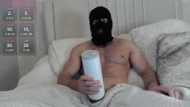 Masked Bull38 Uk online show from December 14, 2025, 12:10 pm