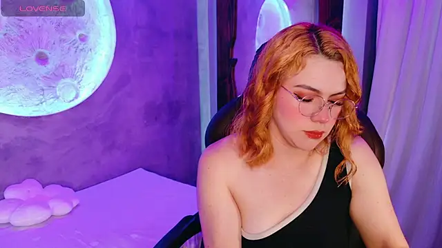 sussiestrawberry online show from November 21, 2025, 10:14 am