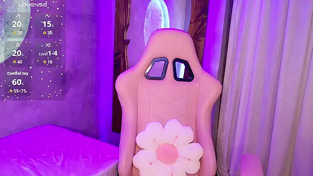 sussiestrawberry online show from December 16, 2025, 10:20 am