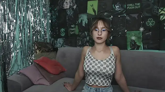 Snapshot of AlishaKellyi chatting on November 10, 2025, 5:50 am AlishaKellyi online show from November 10, 2025, 5:50 am