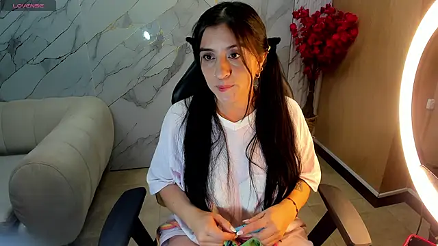 Snapshot of andrea_tasty_tf chatting on December 17, 2025, 12:55 pm andrea tasty tf online show from December 17, 2025, 12:55 pm