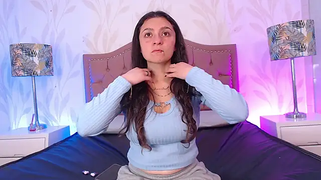 Snapshot of Emmy_Palacios chatting on December 15, 2025, 12:09 pm Emmy Palacios online show from December 15, 2025, 12:09 pm