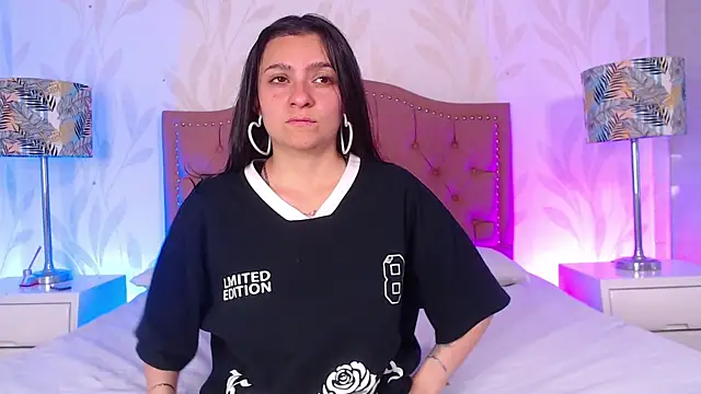 Snapshot of Emmy_Palacios chatting on December 17, 2025, 12:11 pm Emmy Palacios online show from December 17, 2025, 12:11 pm