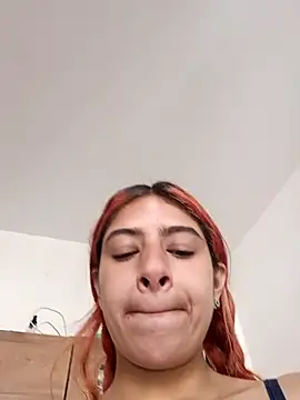 Lunatemptress4 online show from November 30, 2025, 1:04 pm