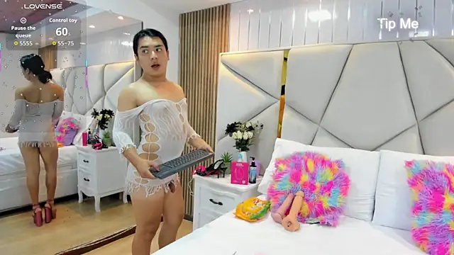 Snapshot of SweetKata_ chatting on December 22, 2025, 12:57 pm SweetKata online show from December 22, 2025, 12:57 pm