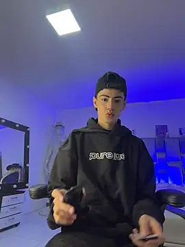 Sebastian Reed online show from February 17, 2026, 3:47 am