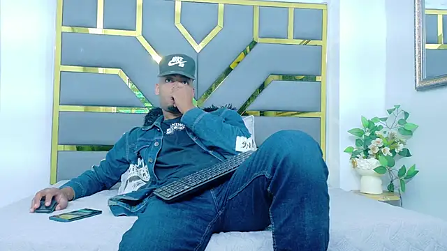 Snapshot of Neytanmalcon chatting on November 21, 2025, 9:02 pm Neytanmalcon online show from November 21, 2025, 9:02 pm