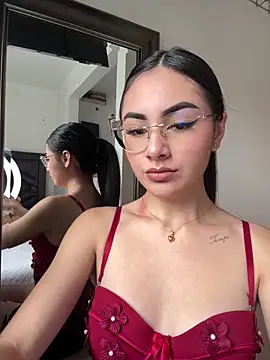 Snapshot of IslaCole chatting on February 3, 2026, 7:30 pm IslaCole online show from February 3, 2026, 7:30 pm