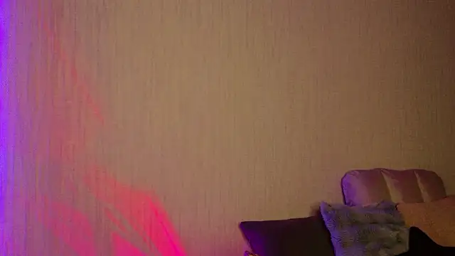 Snapshot of Kess-Edison chatting on December 15, 2025, 6:56 pm Kess-Edison online show from December 15, 2025, 6:56 pm