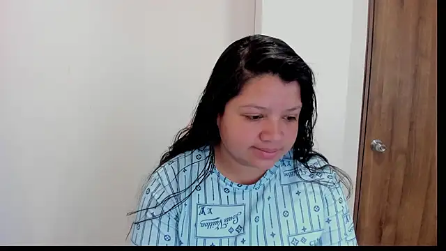 Snapshot of Sweet_Deemonn chatting on October 28, 2025, 2:09 pm Sweet Deemonn online show from October 28, 2025, 2:09 pm