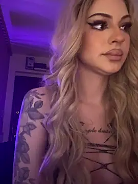 NovaPearl online show from November 2, 2025, 8:33 pm