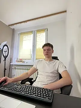 Snapshot of danielxfun chatting on December 22, 2025, 9:50 am danielxfun online show from December 22, 2025, 9:50 am