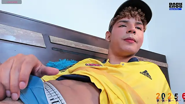 Snapshot of Daark_Eros chatting on January 13, 2026, 7:52 pm Daark Eros online show from January 13, 2026, 7:52 pm