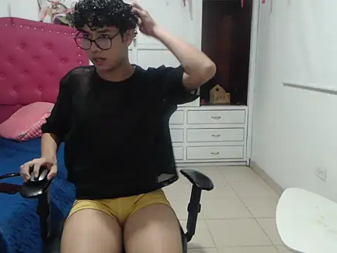 Snapshot of adamsex2025 chatting on October 24, 2025, 1:57 am adamsex2025 online show from October 24, 2025, 1:57 am