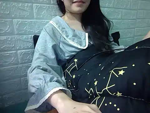 May2k2 online show from November 23, 2025, 3:34 pm