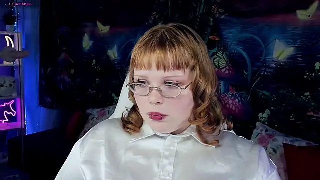 Snapshot of LottieReed chatting on December 3, 2025, 3:54 pm LottieReed online show from December 3, 2025, 3:54 pm