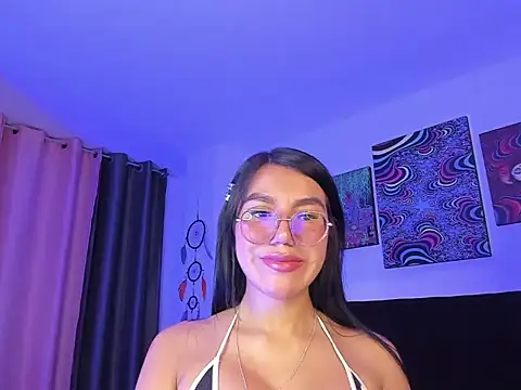 violetbunnyy1 online show from December 19, 2025, 12:39 am