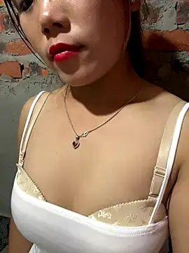 nachi-baby online show from October 26, 2025, 9:53 pm