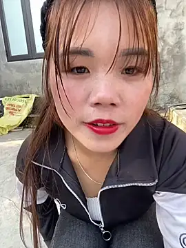 nachi-baby online show from November 26, 2025, 1:39 am