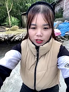 nachi-baby online show from November 28, 2025, 7:55 am